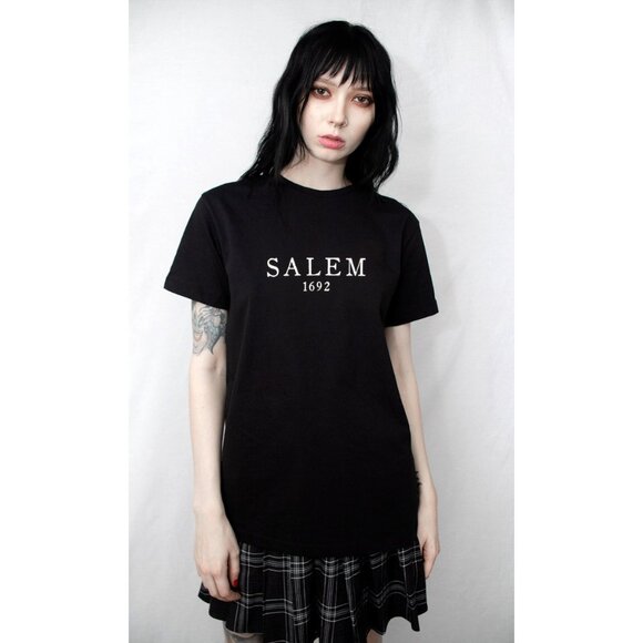 DISTURBIA Salem 1692 classic t-shirt - Picture 2 of 6